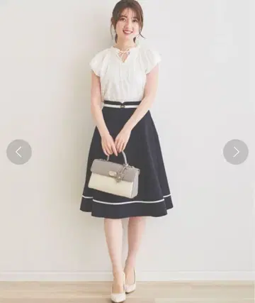 [ LAISSE PASSE ] 바이컬러 플레어 스커트