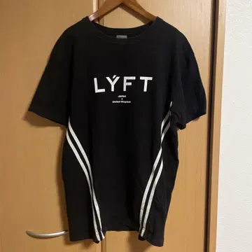 LYFT 티셔츠