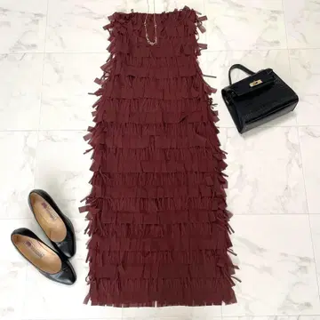 컨디션 최상 ZARA 프릴 티어드 베어탑 드레스 스트레치 보르도