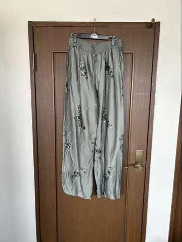 ZARA 팬츠 새틴 M 새상품 스팽글