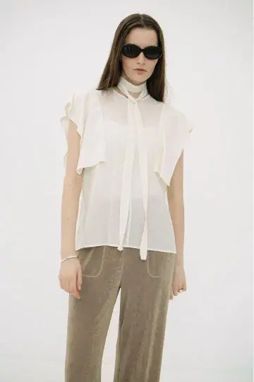 CLANE SQUARE SLEEVE BLOUSE