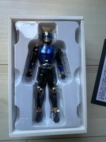 S.H.Figuarts 진골조형 가면라이더 쿠우가 드래곤 폼