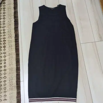 SCOTCH&SODA 슬리브리스 맨투맨 원피스