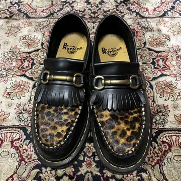 Dr. Martens 레오파드 무늬 로퍼 UK6