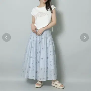Rirandture 리랜드튤 플라워 자수 자카드 스커트