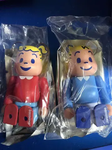 베어브릭 50 CUTE 오사무 굿즈 앞뒤 osamu goods