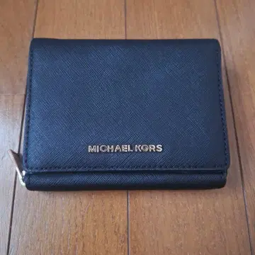 MICHAEL KORS 블랙 접이식 지갑