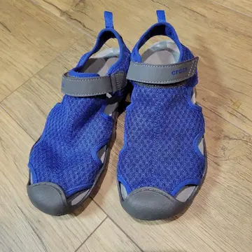crocs 아웃도어 샌들 블루