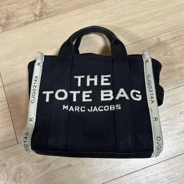 MARC JACOBS THE TOTE BAG 블랙