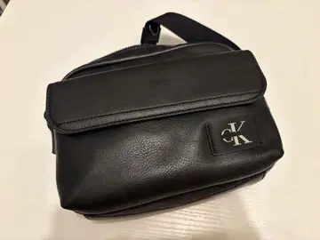 CK 블랙 숄더백
