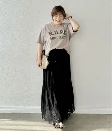 모카 리브 드와 Yossshiiii 기획 R.D.S.C 로고 티셔츠 모카