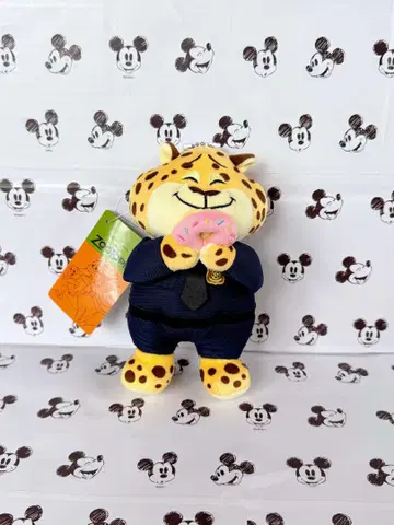 디즈니 스토어 주토피아 클로하우저 인형 배지 도넛