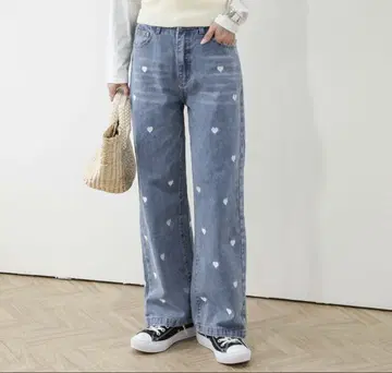 AMELY 데님 하트 자수 스트레이트