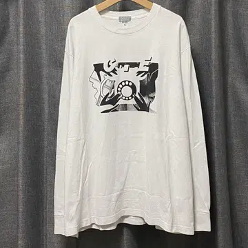 화이트 그래픽 프린트 긴팔 티셔츠 XL