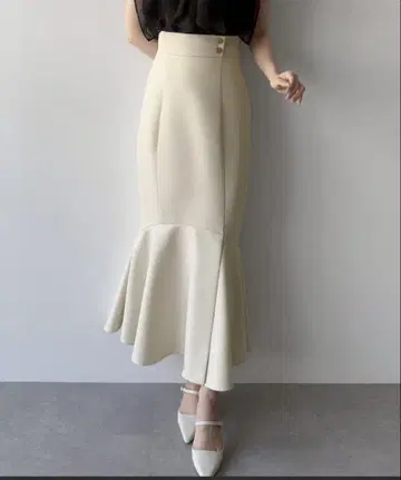 mipiarl 앞 슬릿 골드 버튼 머메이드 스커트 아이보리