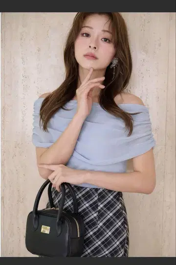 스카이블루 오프숄더 반팔 니트탑