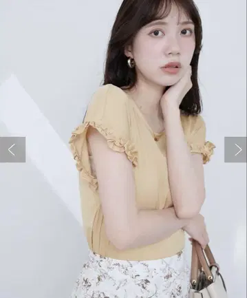 natural couture 소매 프릴 T 블라우스