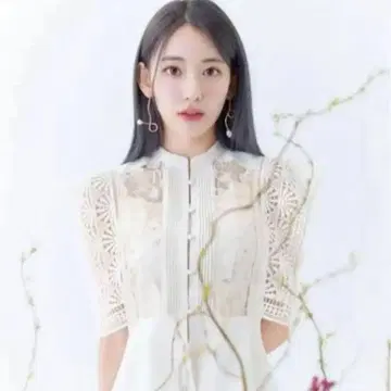 Lily Brown 스위칭 레이스 블라우스