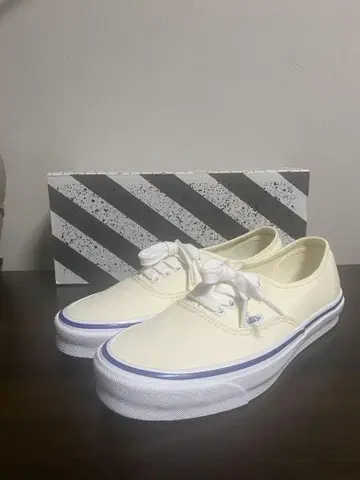 [새상품] vans vault og authentic lx 26.0