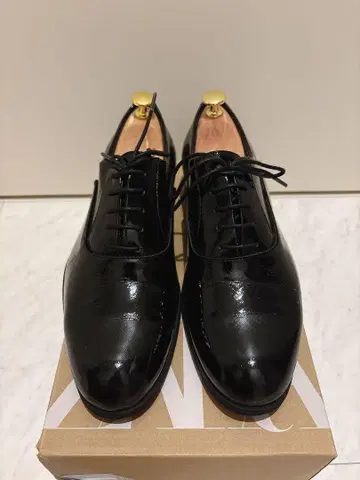 에나멜 신발 ZARA