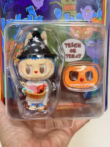 LABUBU TRICK OR TREATER 라부부 트릭오어트리트