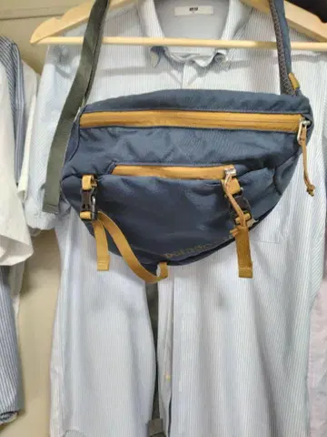 patagonia Atom Sling 8L 바디백 네이비