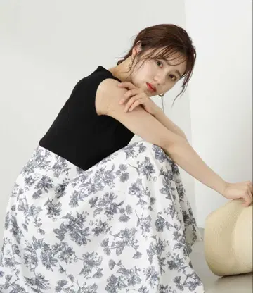 금일 한정 판매 PROPORTION 니트 도킹 라인 플라워 원피스