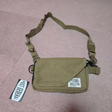 POST GENERAL 바디백 카키