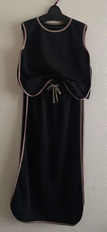 Grand table 롱 스커트 셋업 파이핑 바이컬러