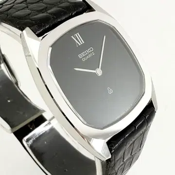 SEIKO 세이코 샤리오 오닉스 다이얼 스퀘어 쿼츠 손목시계