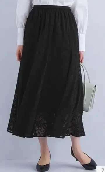 [미사용 새상품] 그린 라벨 릴랙싱 자카드 플레어 스커트 블랙
