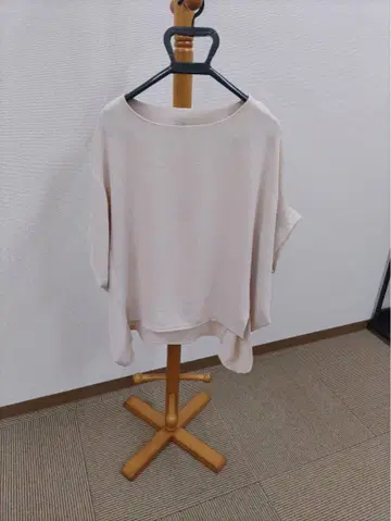 토코토코팬 toco toco 반팔 베이지 상의 오버 사이즈