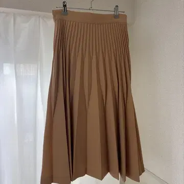 릴리 브라운 플리츠 스커트