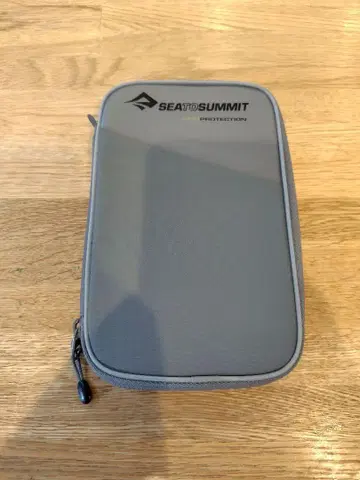 Sea to Summit 여권 케이스 그레이