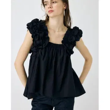 SHOULDER FRILLS 탑