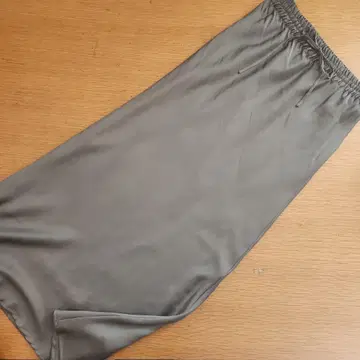 윔 가젯 새틴 롱 스커트