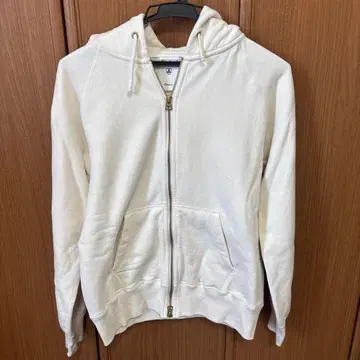 오르치발 후드티