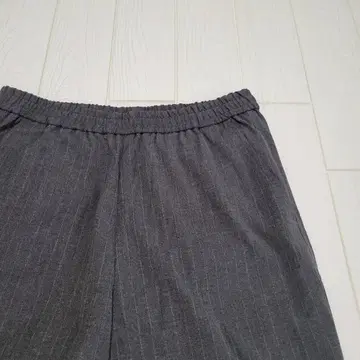 릴랙스 핏 스트라이프 슬랙스 그레이