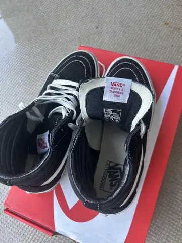 VANS 하이컷 스니커즈 블랙/화이트