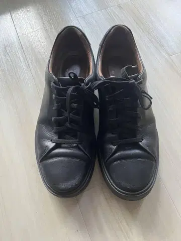 Clarks 블랙 컴포트 스니커즈 가죽