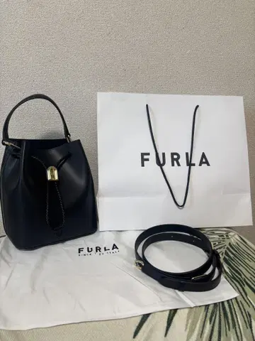 [컨디션 최상] FURLA 블랙 가죽 핸드백