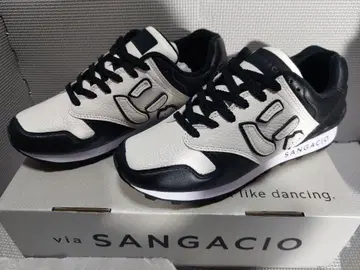 SANGACIO 스니커즈 블랙/화이트 새상품 당첨품 24.5cm