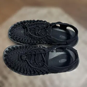 KEEN 블랙 스포츠 샌들