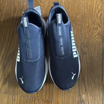 PUMA 와이어드 래빗 네이비 슬립온