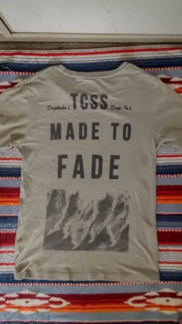 TCSS MADE TO FADE T셔츠 그레이