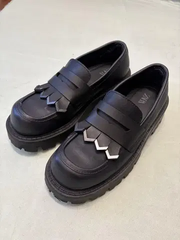 ZARA 블랙 로퍼 41
