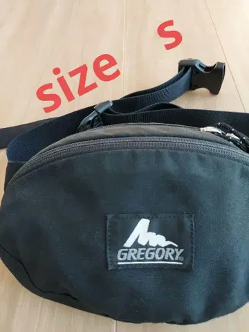 GREGORY 바디백 블랙