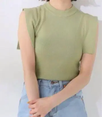 CLANE SQUARE SLEEVE KNIT 슬리브리스 클라네