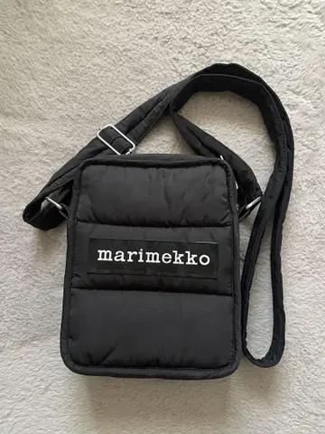 marimekko 블랙 숄더백