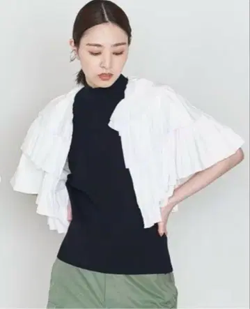 새상품 아스트라 유나이티드 애로우즈 코튼 프릴 볼레로 결혼식 2차 모임